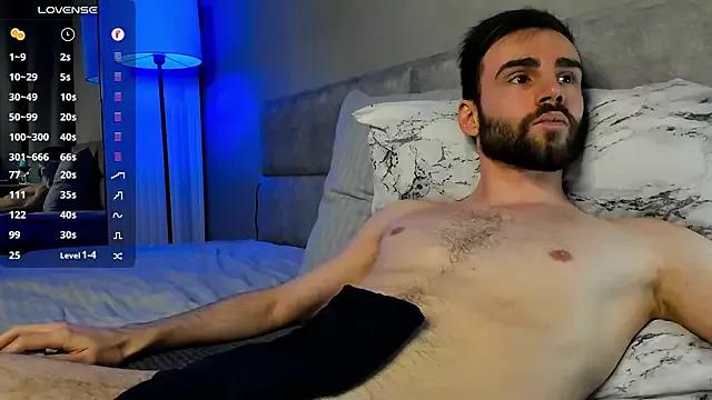 bigboiironny from StripChat