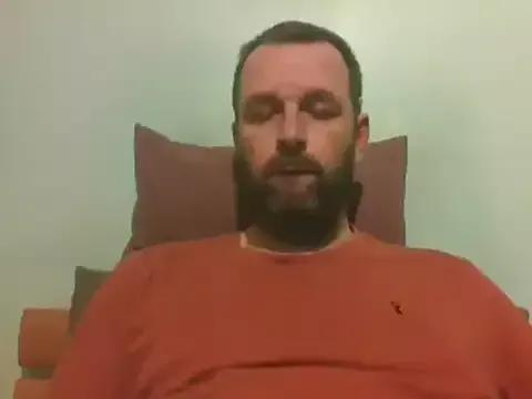 BigGuyUk69xx from StripChat