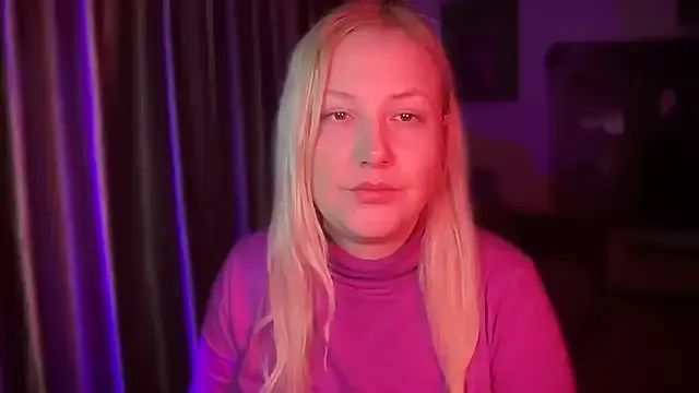 BikiHellena on StripChat 