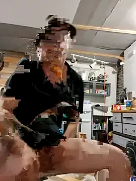 Billysch@xh on StripChat 