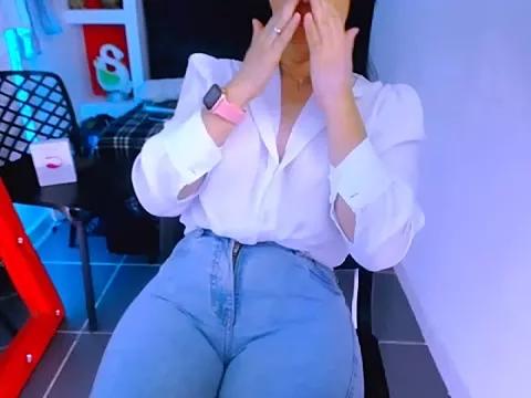 BitterMomXxx from StripChat