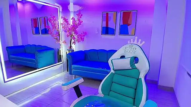 Try our streaming cams variety and talk on a personal level with our adorable girls streamers, showing off their bountiful shapes and dildos.