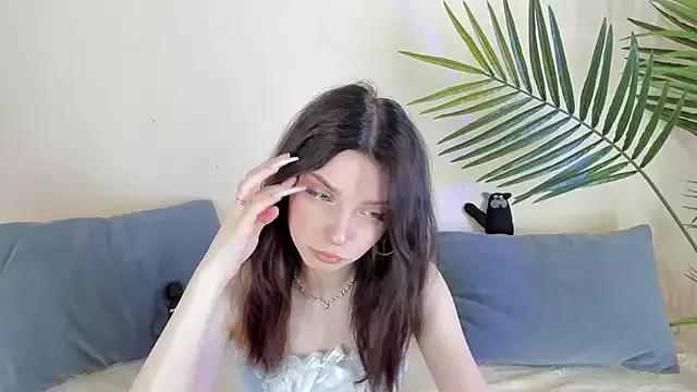 BlackyLii from StripChat is Freechat