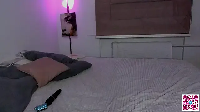 BlissShade from StripChat is Freechat