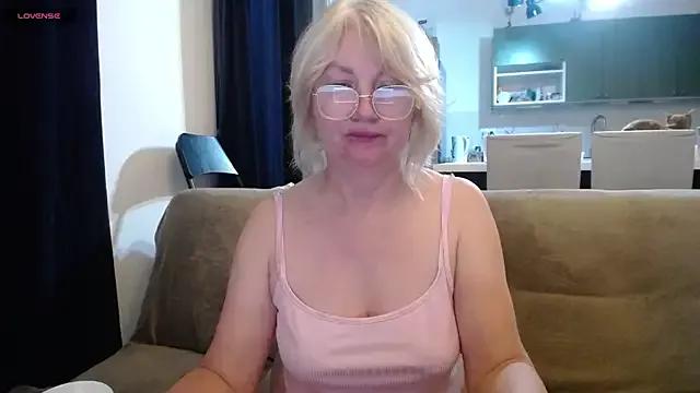 Try our streaming cams variety and talk on a personal level with our adorable girls streamers, showing off their bountiful shapes and dildos.