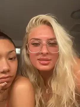 BlondeObsession from StripChat is Freechat