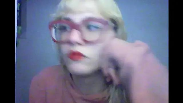 BlondieTami from StripChat is Freechat