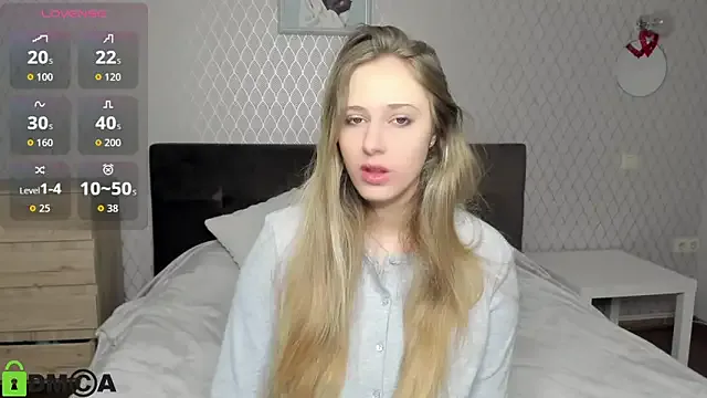 blondy_rina from StripChat is Freechat