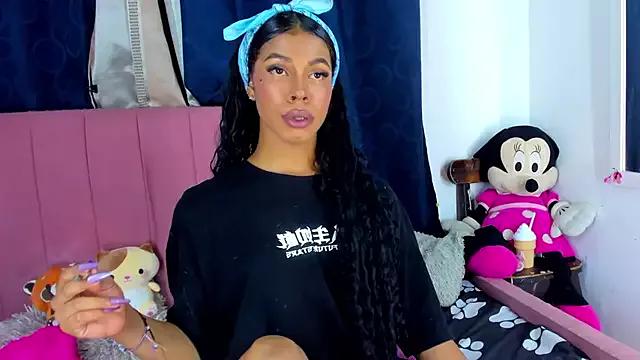 bloom444 from StripChat is Freechat
