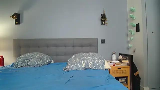 blue-eyez from StripChat is Freechat