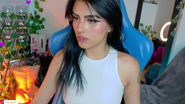 Blue_kitten from StripChat