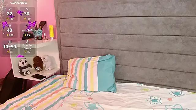 BlueHoney12 from StripChat is Freechat