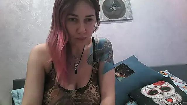Try our streaming cams variety and talk on a personal level with our adorable girls streamers, showing off their bountiful shapes and dildos.