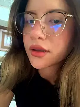 Bombomcherry6 from StripChat