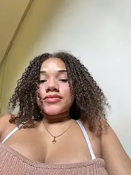 Bombomziin from StripChat