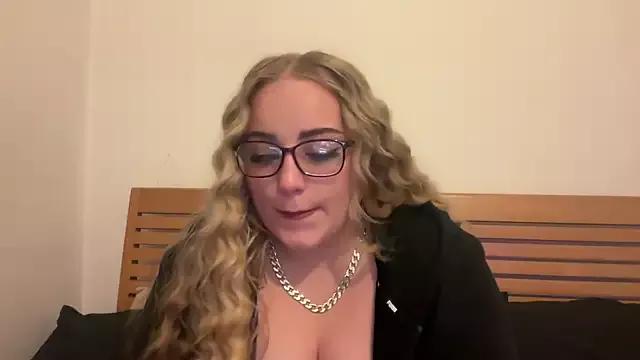 Bonnie-Blondie from StripChat