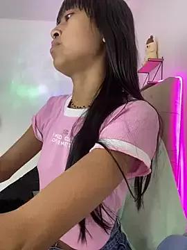 bonnie_18x from StripChat