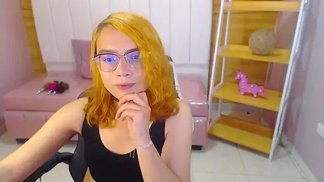 Try our streaming cams variety and talk on a personal level with our adorable girls streamers, showing off their bountiful shapes and dildos.