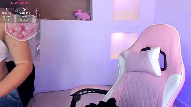 Try our streaming cams variety and talk on a personal level with our adorable girls streamers, showing off their bountiful shapes and dildos.