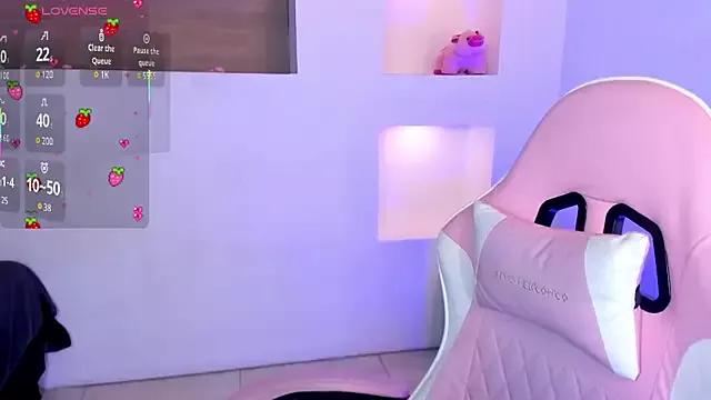 Try our streaming cams variety and talk on a personal level with our adorable girls streamers, showing off their bountiful shapes and dildos.