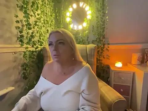 BonnyDesire from StripChat