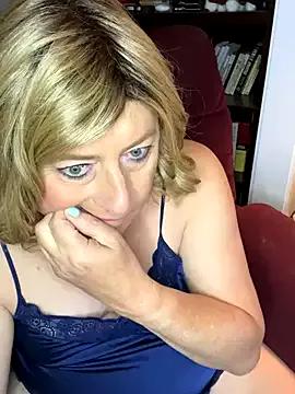 BookBabe27 from StripChat