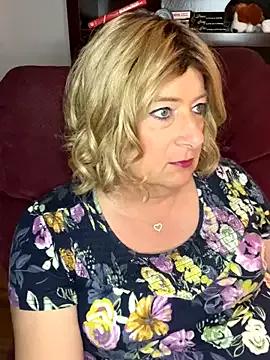 BookBabe27 from StripChat