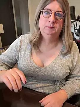 BookBabe27 from StripChat