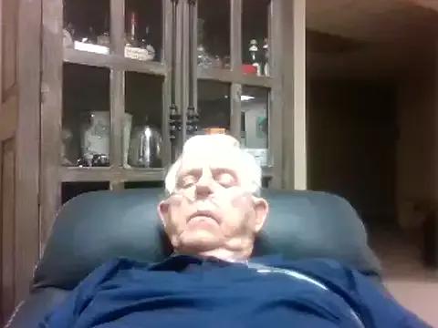 bootlegmanz from StripChat is Freechat