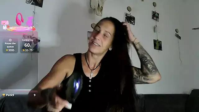 Try our streaming cams variety and talk on a personal level with our adorable girls streamers, showing off their bountiful shapes and dildos.