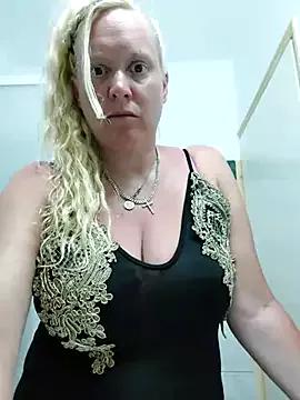 Bouncy-Bella28X from StripChat is Freechat