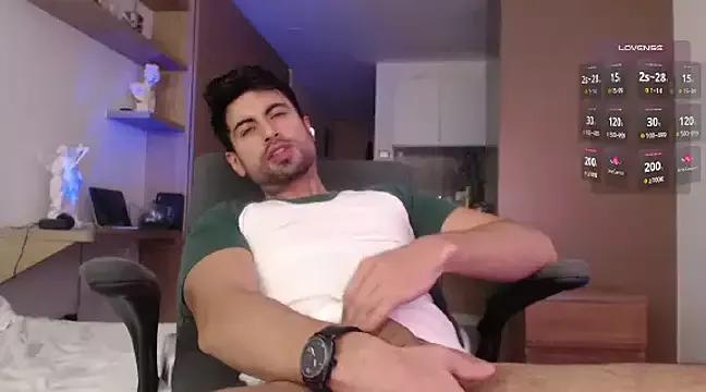 bradley_muscle from StripChat is Freechat