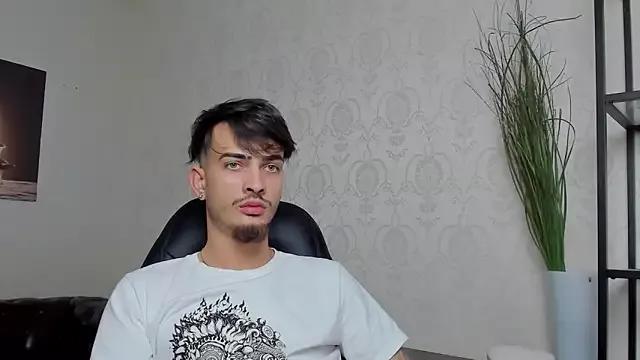 BrandonTate from StripChat is Freechat