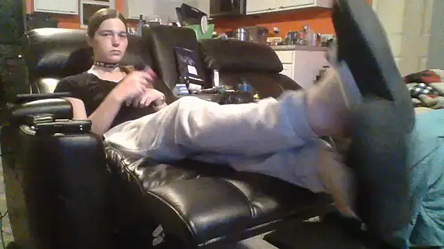 Brattyfootgirl from StripChat is Freechat