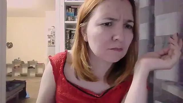 BrattyFoxyGirl from StripChat is Freechat