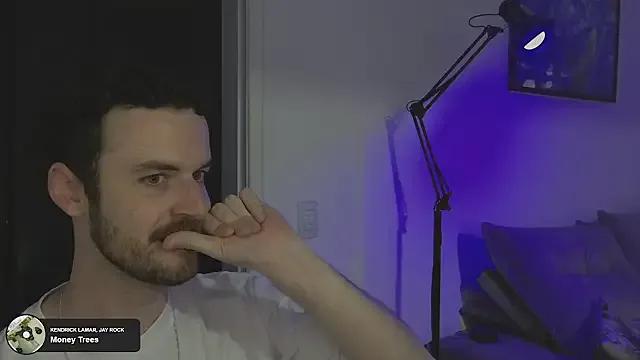 Breezee_ from StripChat is Freechat