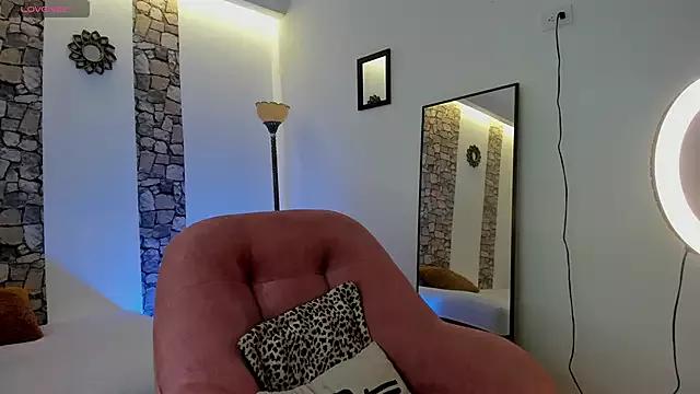 Try our streaming cams variety and talk on a personal level with our adorable girls streamers, showing off their bountiful shapes and dildos.