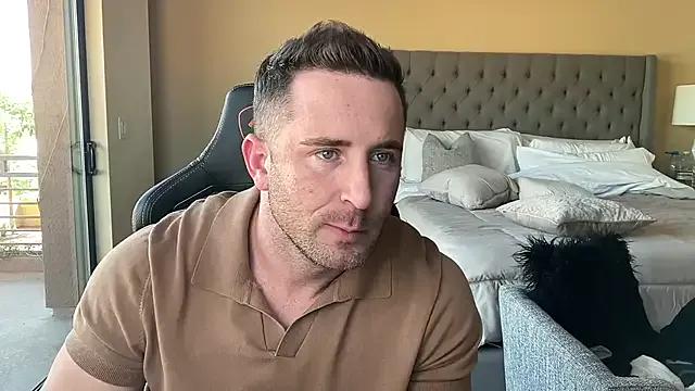 Brettmycles28 from StripChat