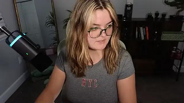 Brivana from StripChat is Freechat