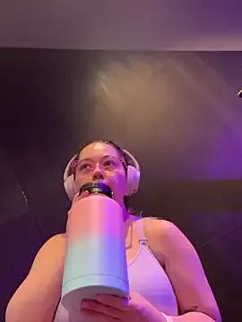 Brooklynivy from StripChat