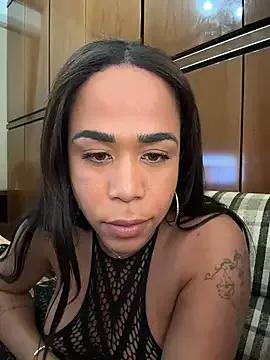 Brunacicarelly from StripChat is Freechat