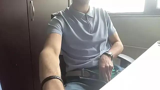 bullyboyy from StripChat