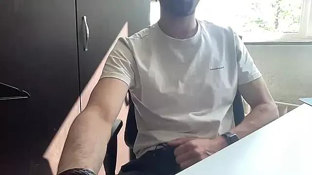 bullyboyy from StripChat