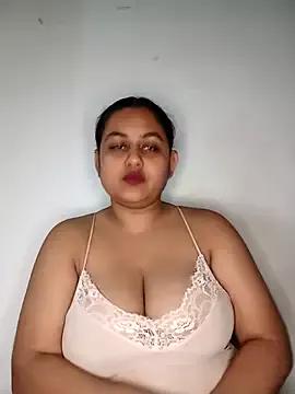 bumblebeegirl from StripChat