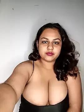 bumblebeegirl from StripChat