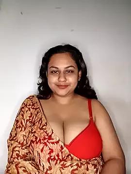 bumblebeegirl from StripChat