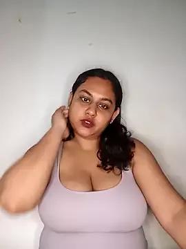 bumblebeegirl from StripChat