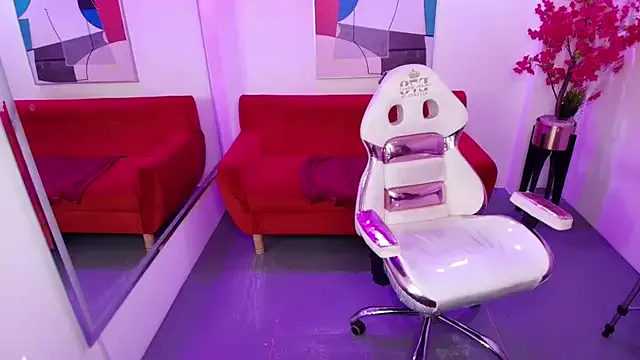 Try our streaming cams variety and talk on a personal level with our adorable girls streamers, showing off their bountiful shapes and dildos.