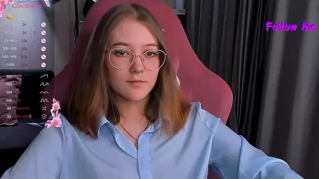 Try our streaming cams variety and talk on a personal level with our adorable girls streamers, showing off their bountiful shapes and dildos.