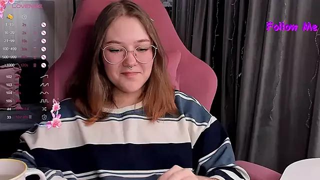 Try our streaming cams variety and talk on a personal level with our adorable girls streamers, showing off their bountiful shapes and dildos.